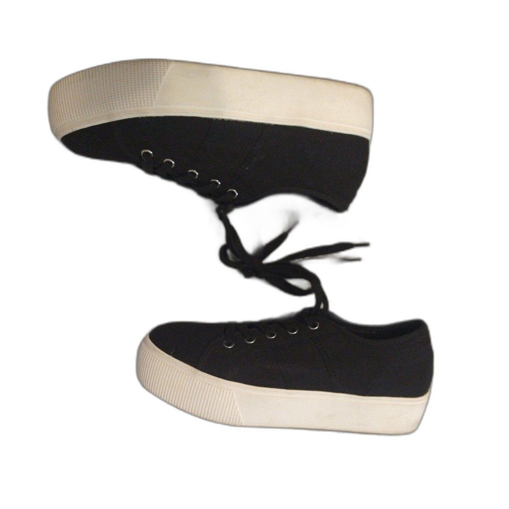 Steve Madden  platform fashion sneakers Sz 9 Black Boho Y2k athletic grunge